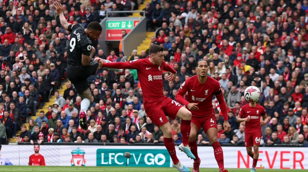  利物浦高位逼抢失效，客场不敌狼队爆冷  